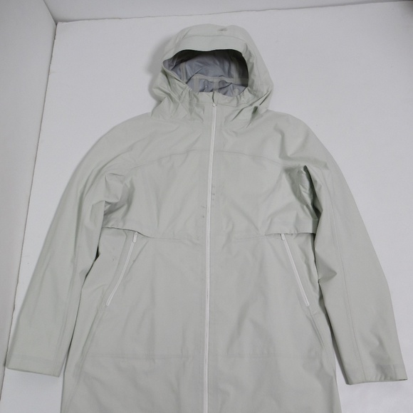 Lululemon Women's Cloud Crush Jacket Ocean Mist Size 8 Glyde Waterproof - Picture 1 of 12